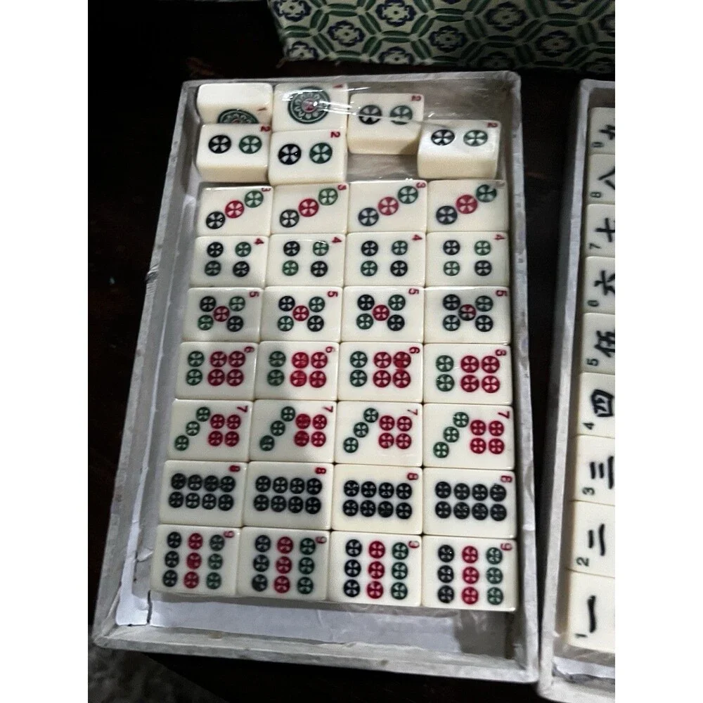 Vintage Mah Jong 142 Tiles in silk box suitcase mostly sealed incomplete